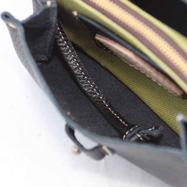 ASE1799-BOM/Ain Soph (アインソフ)かぶせミニショルダーバッグ