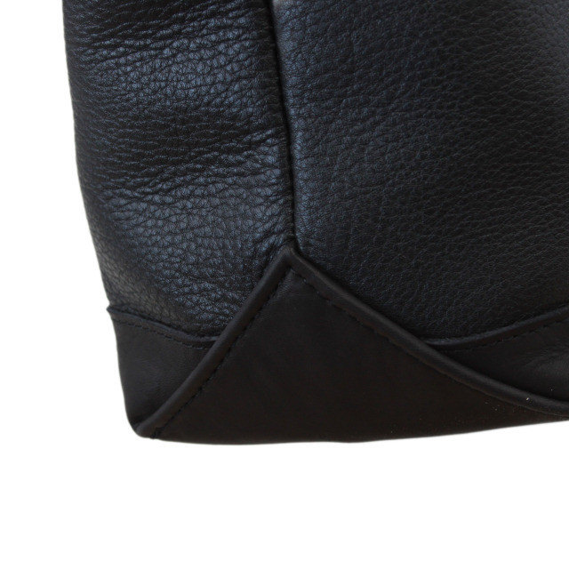 Ain Soph セカンドレーベル】ブラックシリーズ 撥水レザートートバッグ