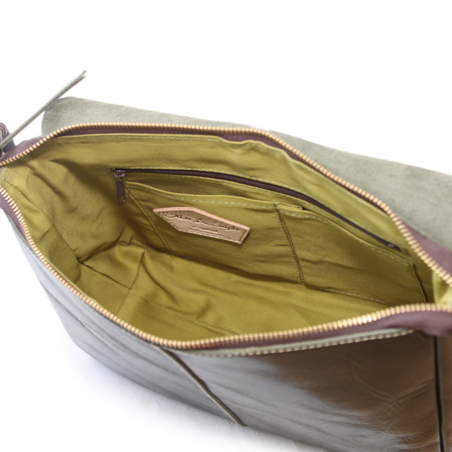 【HWMレザー】Ain Soph (アインソフ) 切りっぱなし 横型ショルダーバッグ｜ASE1639-HWM