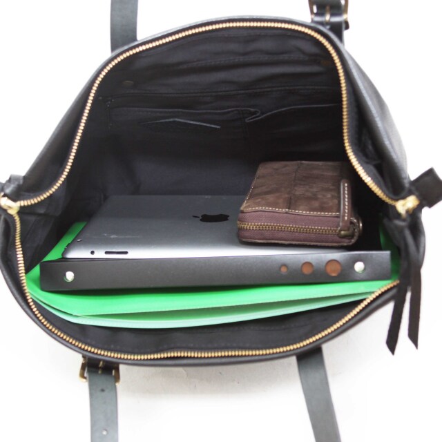 【Ain Soph セカンドレーベル】ブラックシリーズ 撥水レザートートバッグ 日本製 / ASE1833-WSK