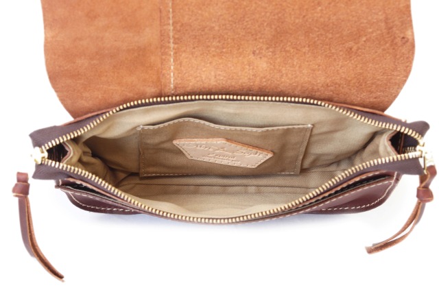 【HPレザー】Ain Soph(アインソフ) クラシカル 切りっぱなしショルダーバッグ ｜ASE1852-HP